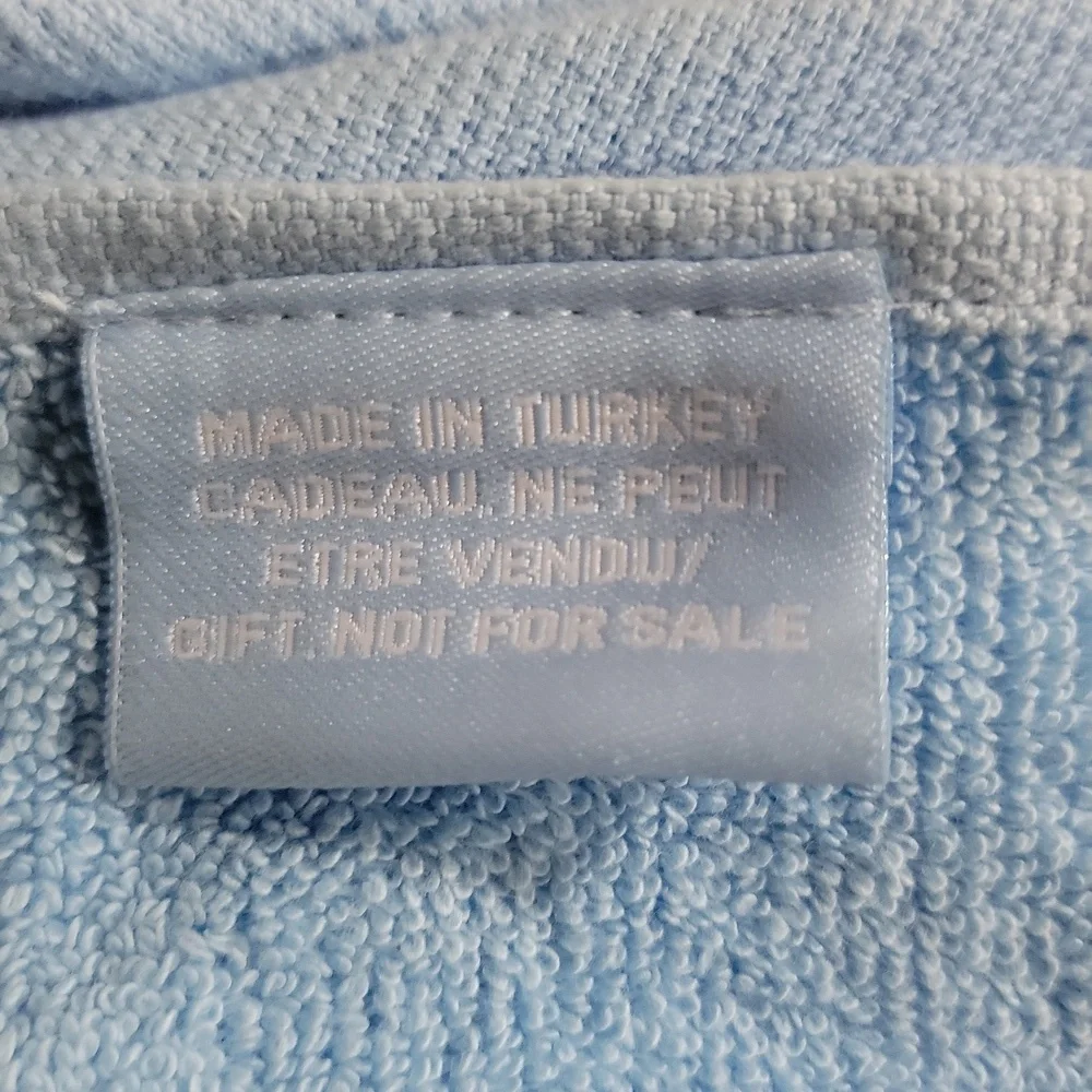 Dolce & Gabbana Light Blue Bath Towel - Blue NEW